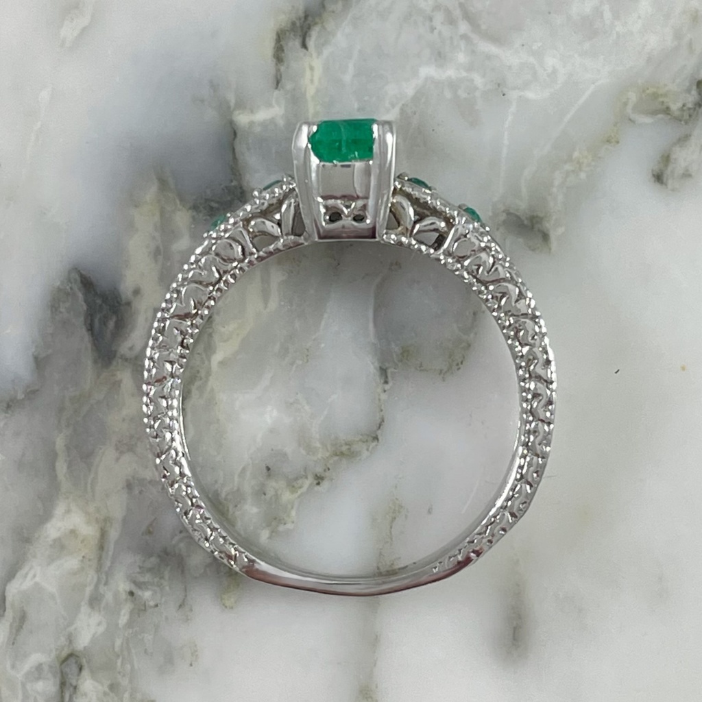 Anillo Zeru