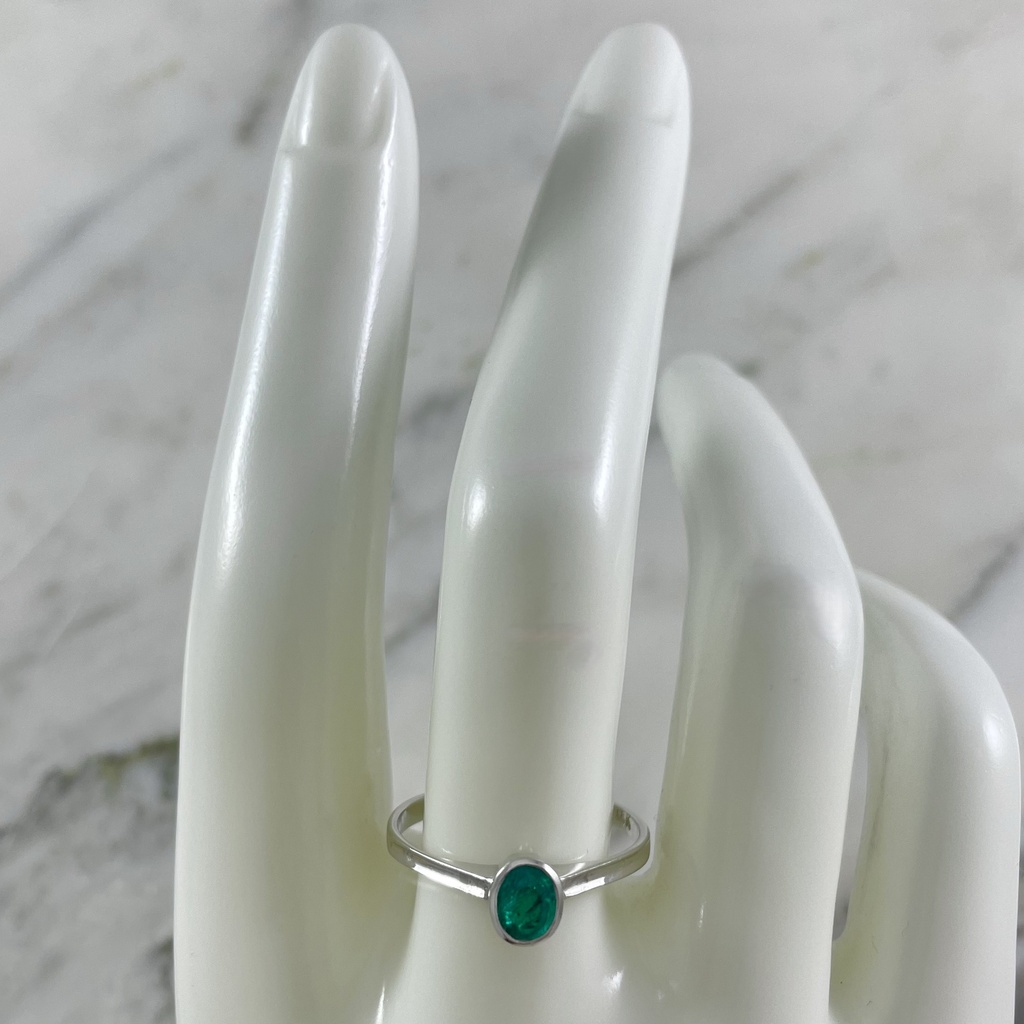 Anillo Ovalo Esmeralda