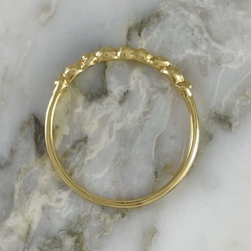 Anillo Banda Entrelazada de Esferas