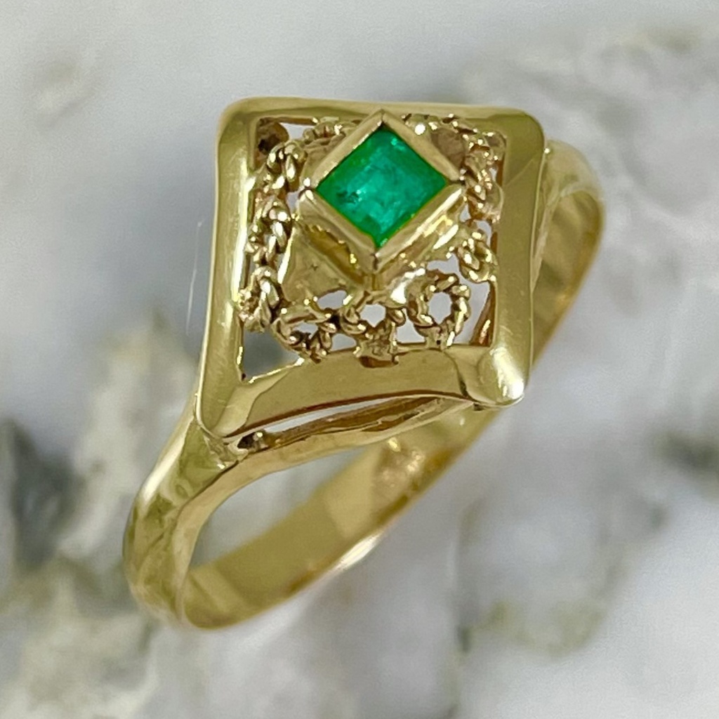 Emerald Filigree Ring