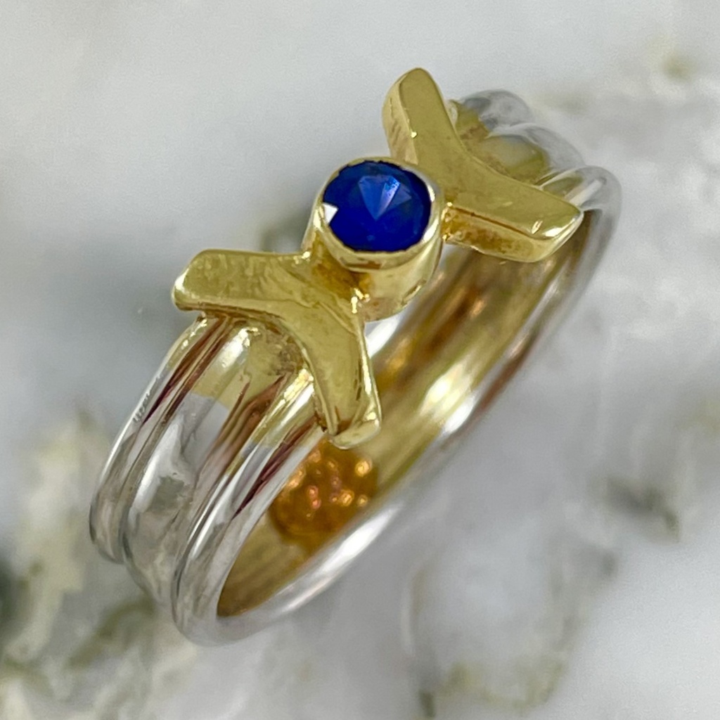 Zircon Arrows Ring