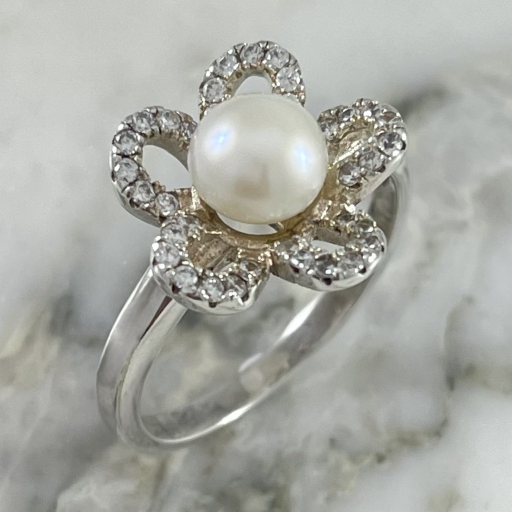  Bright Pearl Flower Ring