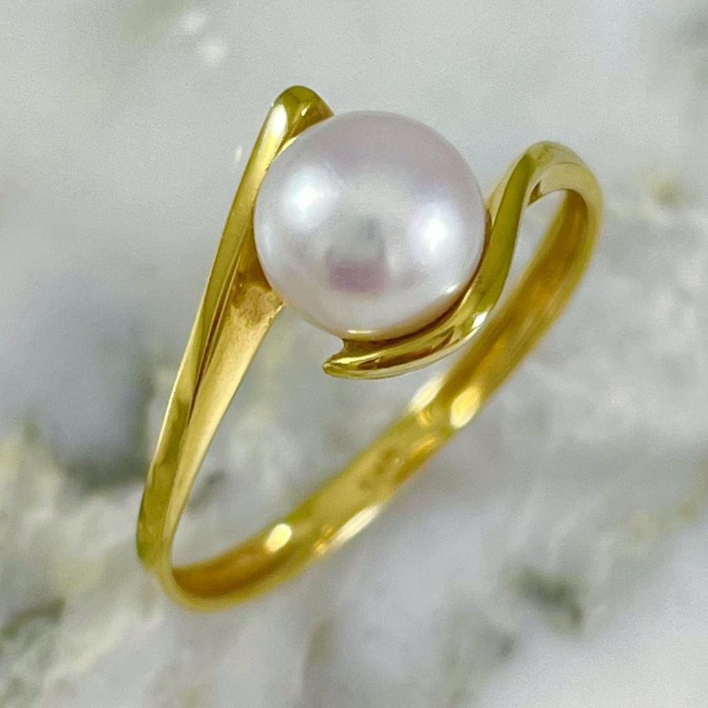 Luminous Pearl Ring