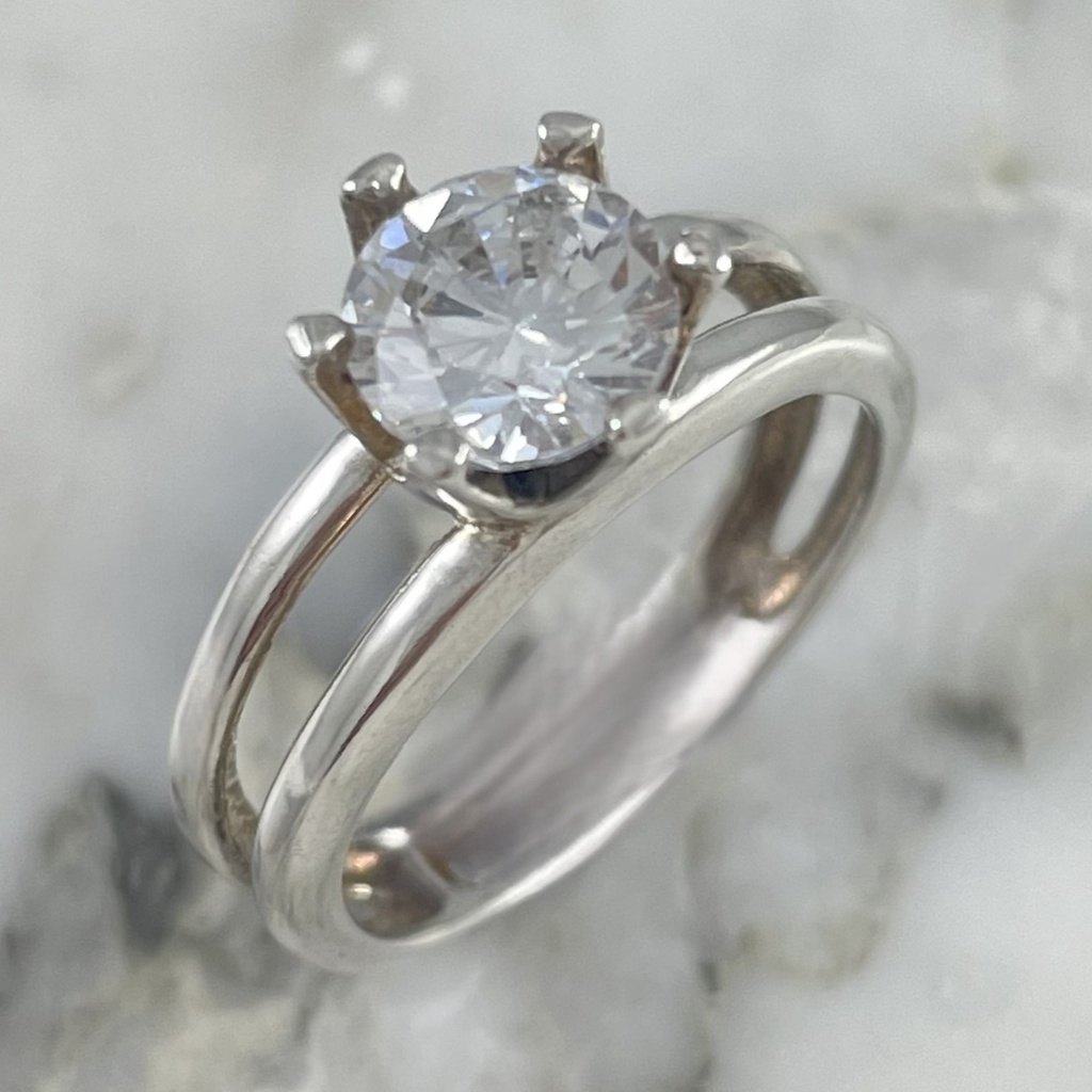  Double Hoop Solitaire Ring