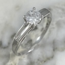  Visos Solitaire Ring