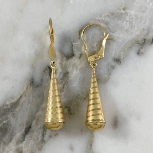 Arete Lagrima Lisa y Mateada Elegante