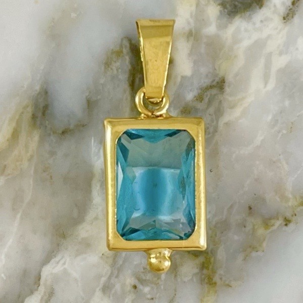 Rectangle Pendant in Box