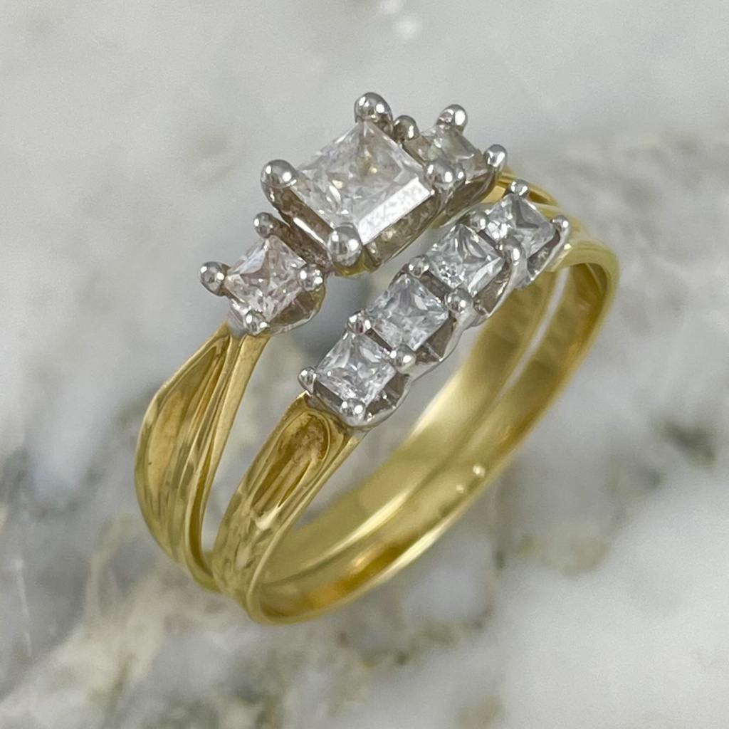 Bow Square Zirconia Step On Ring