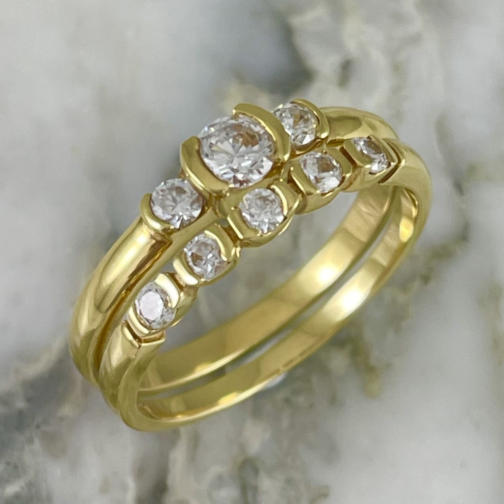  Boxed Zircons Step On Ring