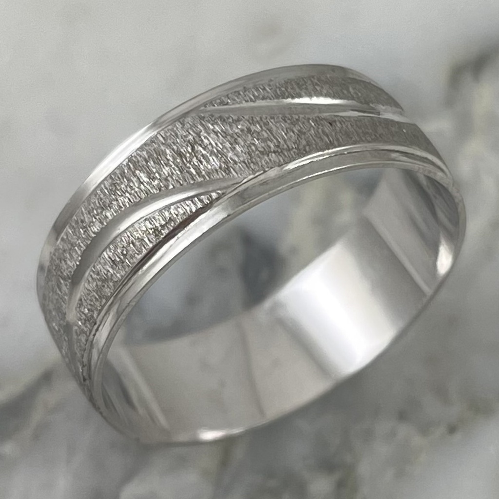 Half Moon 6MM Ring