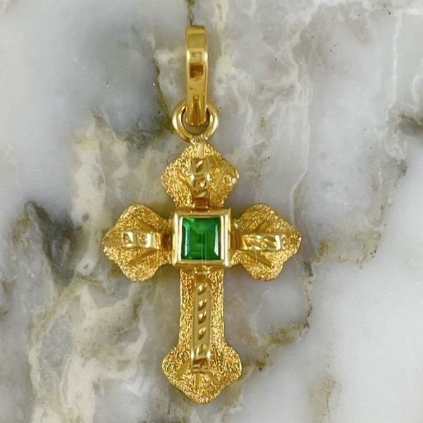 Matted Trefoiled Cross Pendant with Emerald Reliefs