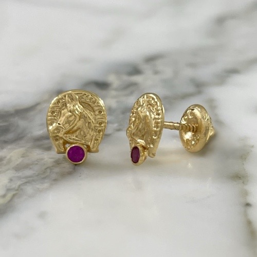 Carved Horseshoe Stud