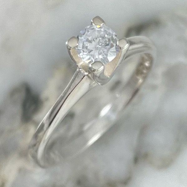  Vienzo Solitaire Ring