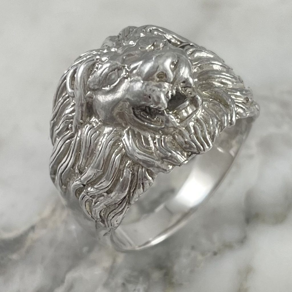  Silver Lion Ring