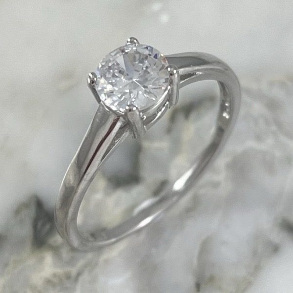  Giddu Solitaire Ring