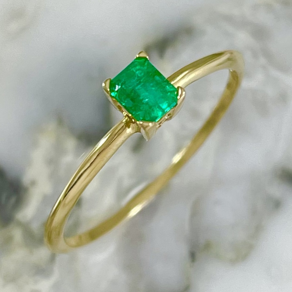  Kassa Emerald Solitaire Ring