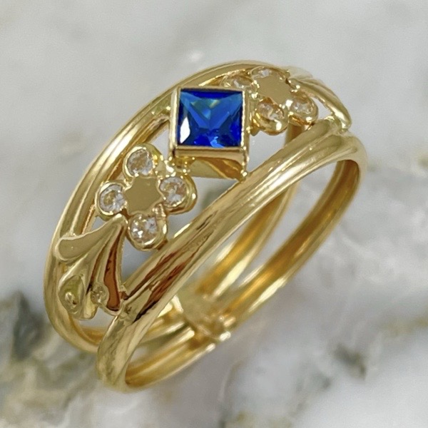 Bright Clover Ring