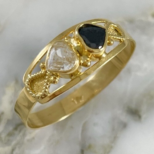 Ayle Matte Hearts Ring